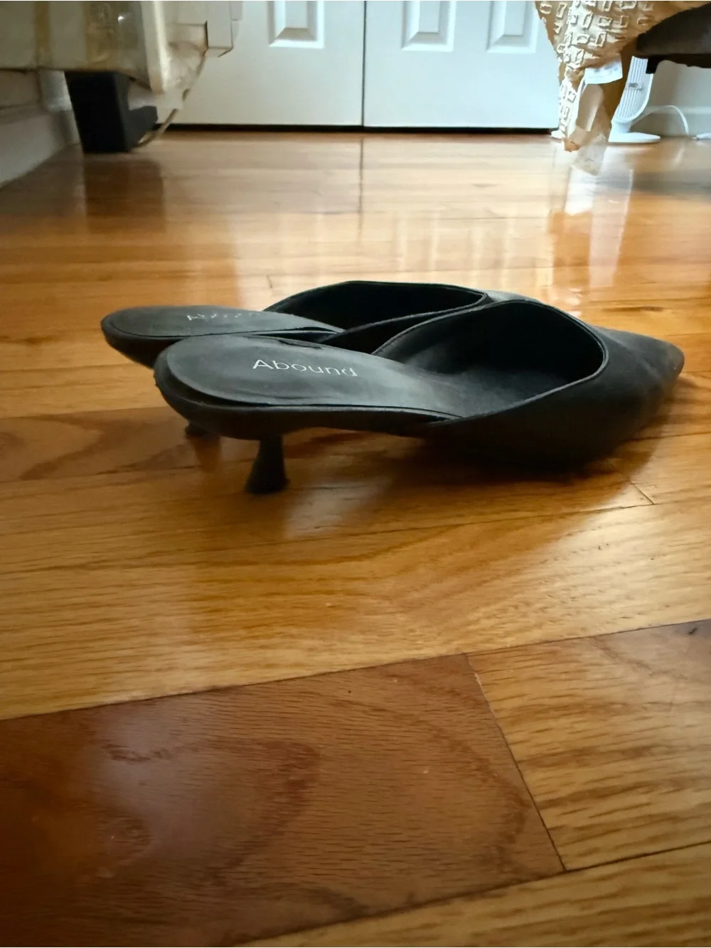 Abound Black Pointed Toe Kitten Heeled Mules